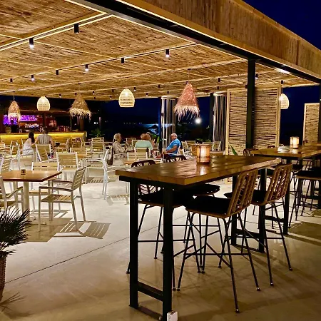 Апарт-отель Zoom Beach