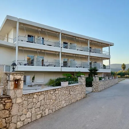 Zoom Aparthotel 3*